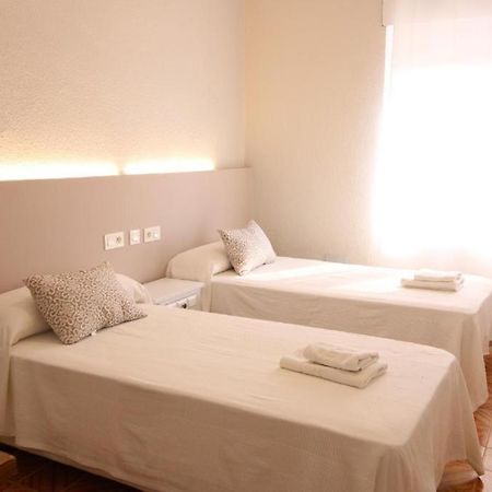 Hostal Tropical موتريل المظهر الخارجي الصورة