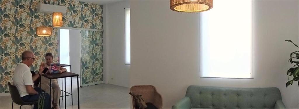 Hostal Tropical موتريل المظهر الخارجي الصورة