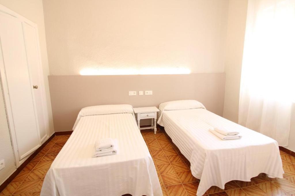 Hostal Tropical موتريل المظهر الخارجي الصورة